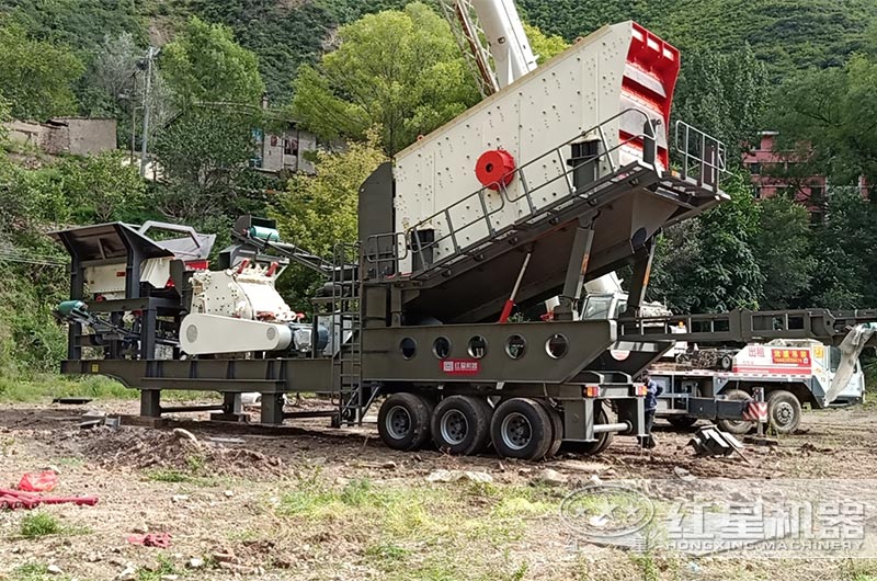 礦業移動式破碎機現場 礦業移動式破碎機現場