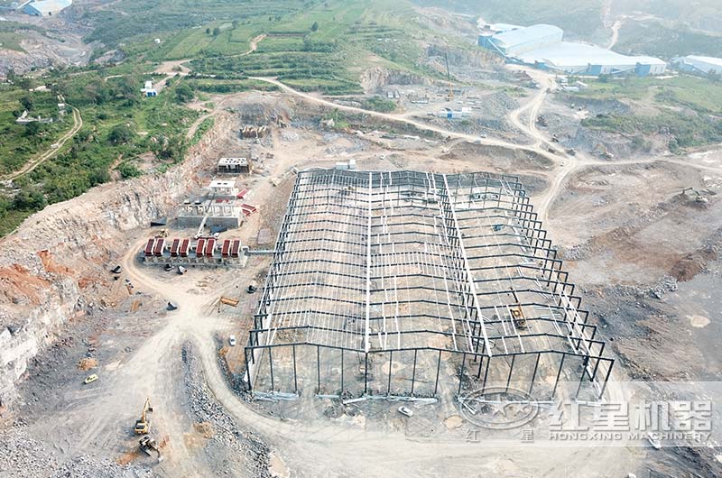 大型砂石料生產線建設現場 大型砂石料生產線建設現場